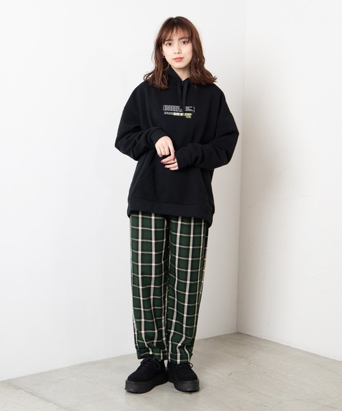 WEGO(ウィゴー)の「WEGO/ストリートフォトプルパーカー(パーカー・メンズ・ブラック/レッド・MEDIUM/LARGE)」の6枚目の写真