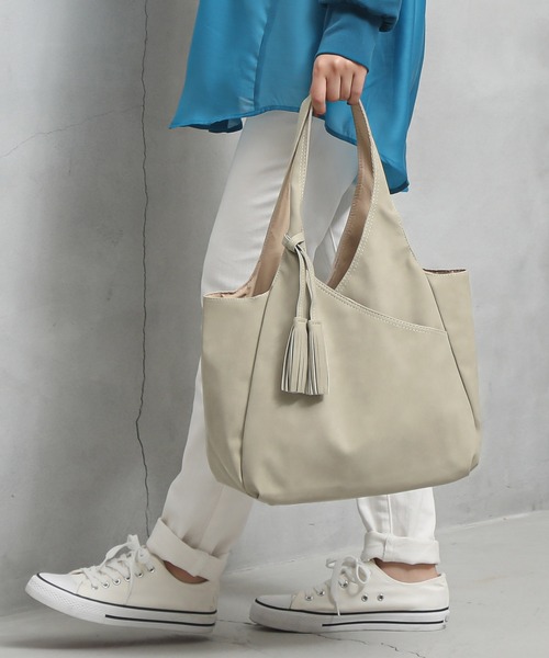 ALTROSE（アルトローズ）の「トートバッグ [ルース]（トートバッグ・レディース・ブラウン/アイボリー/キャメル/ブラック/グレー/ワイン/ベージュ/グレー系その他/ブラック系その他/ブラウン系その他・FREE）」の2枚目の写真