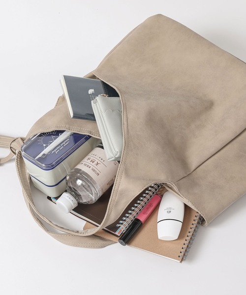 ALTROSE（アルトローズ）の「トートバッグ [ルース]（トートバッグ・レディース・ブラウン/アイボリー/キャメル/ブラック/グレー/ワイン/ベージュ/グレー系その他/ブラック系その他/ブラウン系その他・FREE）」の13枚目の写真