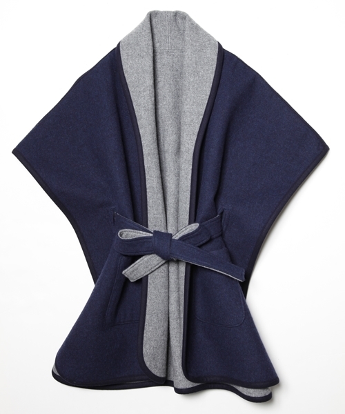 AMERICAN RAG CIE（アメリカンラグシー）の「ダブルフェイスポンチョコート/214-AMR-dms-L142-CO109（ポンチョ・レディース・アイボリー/ネイビー・FREE）」の5枚目の写真