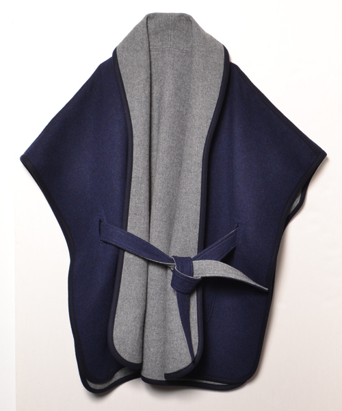 AMERICAN RAG CIE（アメリカンラグシー）の「ダブルフェイスポンチョコート/214-AMR-dms-L142-CO109（ポンチョ・レディース・アイボリー/ネイビー・FREE）」の20枚目の写真