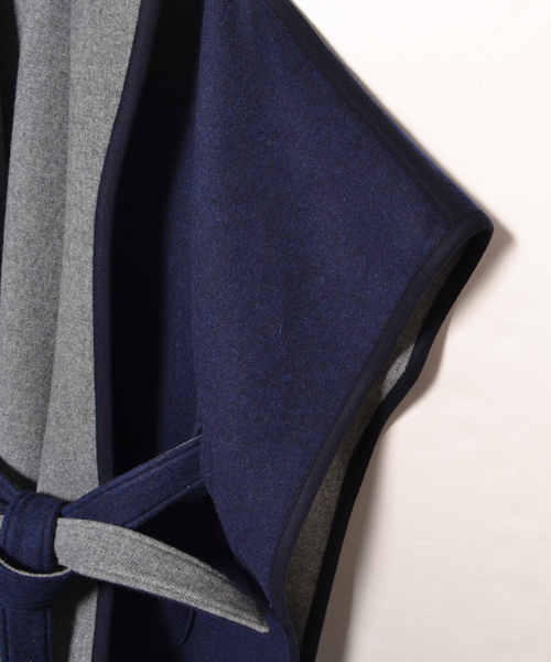 AMERICAN RAG CIE（アメリカンラグシー）の「ダブルフェイスポンチョコート/214-AMR-dms-L142-CO109（ポンチョ・レディース・アイボリー/ネイビー・FREE）」の10枚目の写真