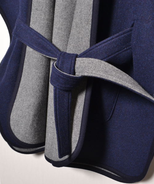 AMERICAN RAG CIE（アメリカンラグシー）の「ダブルフェイスポンチョコート/214-AMR-dms-L142-CO109（ポンチョ・レディース・アイボリー/ネイビー・FREE）」の11枚目の写真