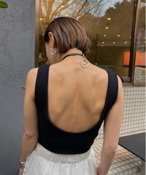 Ameri（アメリ）の「BASIC CUP IN TANK（Tシャツ/カットソー・レディース・オフホワイト/ブラック/ベージュ・MEDIUM/SMALL）」の10枚目の写真