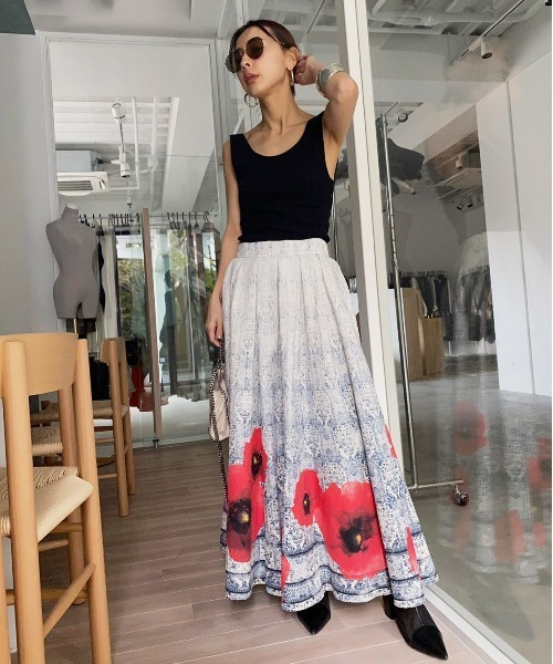 Ameri（アメリ）の「BASIC CUP IN TANK（Tシャツ/カットソー・レディース・オフホワイト/ブラック/ベージュ・MEDIUM/SMALL）」の13枚目の写真