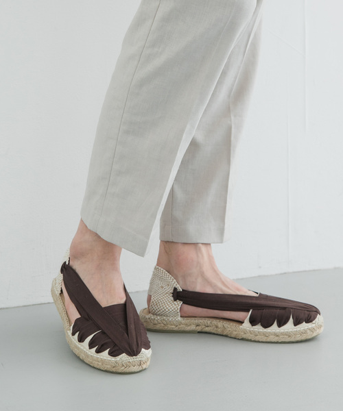 La Manual Alpargatera（マヌアル・アルパルガテラ）の「LA MANUAL ALPARGATERA　PINCHO ELASTICO PISO PEPE（サンダル・メンズ・ダークブラウン/ブラック/ホワイト・41/43/42）」の5枚目の写真