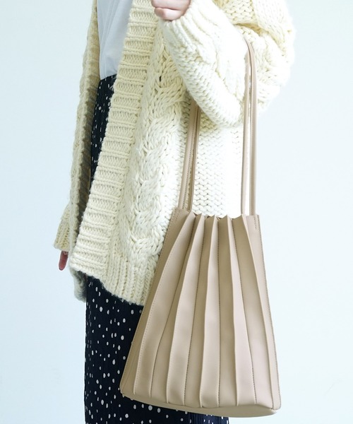 coca（coca）（コカ）の「プリーツカヌレバッグ（トートバッグ・レディース・カーキ/ベージュ/ブラック・ONE SIZE）」の3枚目の写真