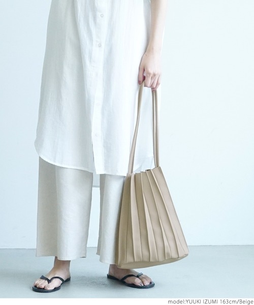 coca（coca）（コカ）の「プリーツカヌレバッグ（トートバッグ・レディース・カーキ/ベージュ/ブラック・ONE SIZE）」の9枚目の写真