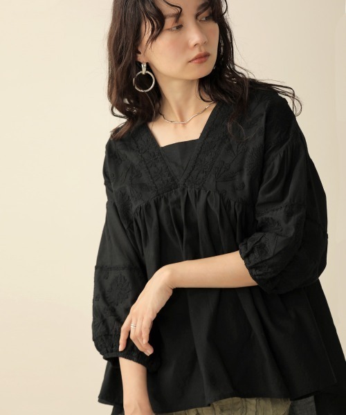 Bab（バブ）の「【WEB限定】Made in India◆刺繍パフスリーブギャザーブラウス（シャツ/ブラウス・レディース・ブラック/オフホワイト/モカ・38）」の3枚目の写真