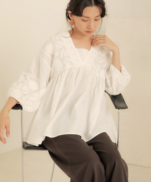 Bab（バブ）の「【WEB限定】Made in India◆刺繍パフスリーブギャザーブラウス（シャツ/ブラウス・レディース・ブラック/オフホワイト/モカ・38）」の4枚目の写真