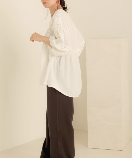 Bab（バブ）の「【WEB限定】Made in India◆刺繍パフスリーブギャザーブラウス（シャツ/ブラウス・レディース・ブラック/オフホワイト/モカ・38）」の7枚目の写真