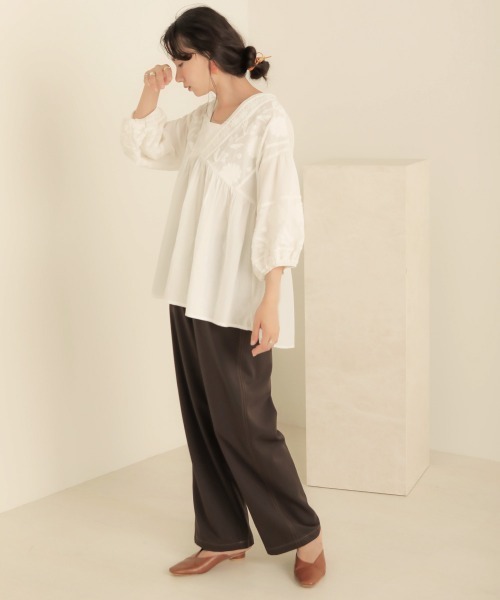 Bab（バブ）の「【WEB限定】Made in India◆刺繍パフスリーブギャザーブラウス（シャツ/ブラウス・レディース・ブラック/オフホワイト/モカ・38）」の8枚目の写真
