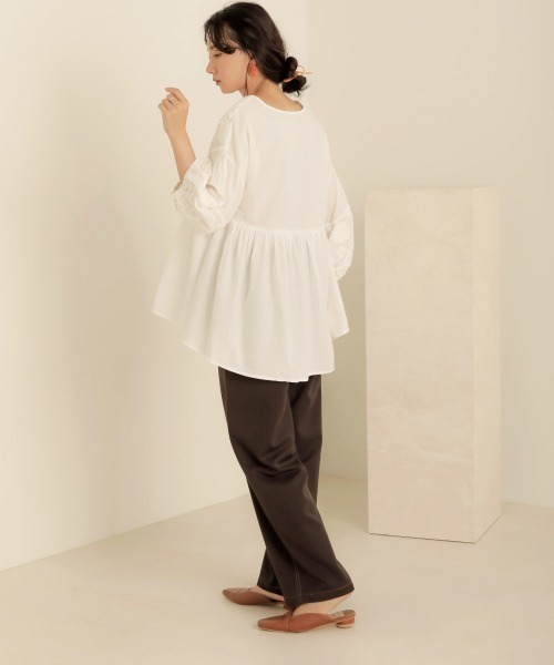 Bab（バブ）の「【WEB限定】Made in India◆刺繍パフスリーブギャザーブラウス（シャツ/ブラウス・レディース・ブラック/オフホワイト/モカ・38）」の10枚目の写真