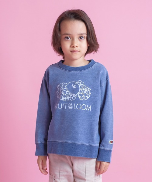 FRUIT OF THE LOOM（フルーツオブザルーム）の「キッズ インディゴ裏毛スウェットシャツ / クロップド丈 / 長袖 / スウェット / 前面 / ロゴ / プリント / ユニセックス（スウェット・キッズ・インディゴブルー/ブルー・90-100cm/110-120cm/130-140cm）」の5枚目の写真