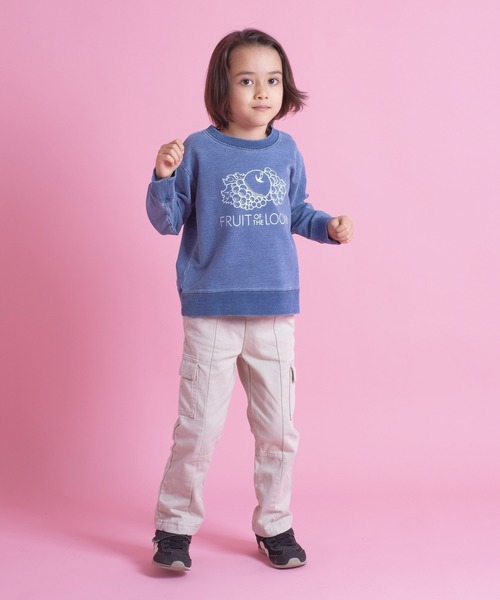 FRUIT OF THE LOOM（フルーツオブザルーム）の「キッズ インディゴ裏毛スウェットシャツ / クロップド丈 / 長袖 / スウェット / 前面 / ロゴ / プリント / ユニセックス（スウェット・キッズ・インディゴブルー/ブルー・90-100cm/110-120cm/130-140cm）」の8枚目の写真
