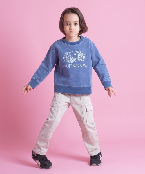 FRUIT OF THE LOOM（フルーツオブザルーム）の「キッズ インディゴ裏毛スウェットシャツ / クロップド丈 / 長袖 / スウェット / 前面 / ロゴ / プリント / ユニセックス（スウェット・キッズ・インディゴブルー/ブルー・90-100cm/110-120cm/130-140cm）」の12枚目の写真