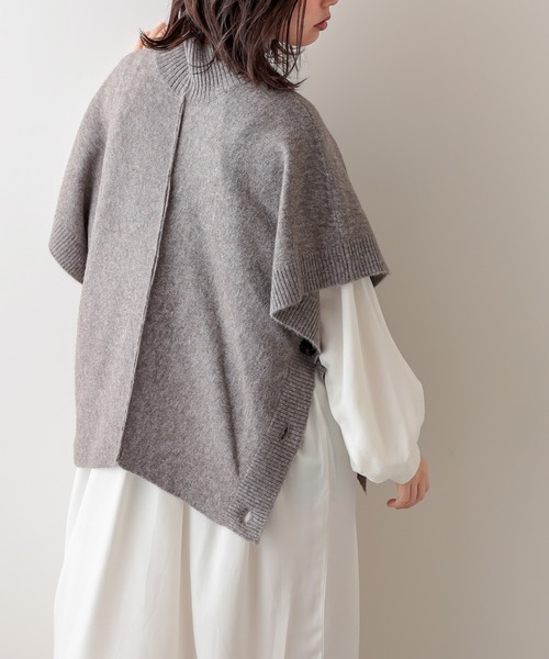 natural couture（ナチュラルクチュール）の「ベストにもなる2WAYポンチョ（ニット/セーター・レディース・ブラック/モカ/ライトベージュ・FREE）」の22枚目の写真