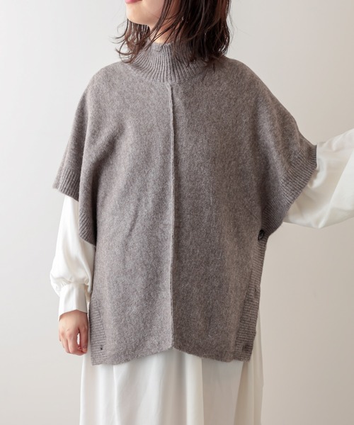 natural couture（ナチュラルクチュール）の「ベストにもなる2WAYポンチョ（ニット/セーター・レディース・ブラック/モカ/ライトベージュ・FREE）」の14枚目の写真