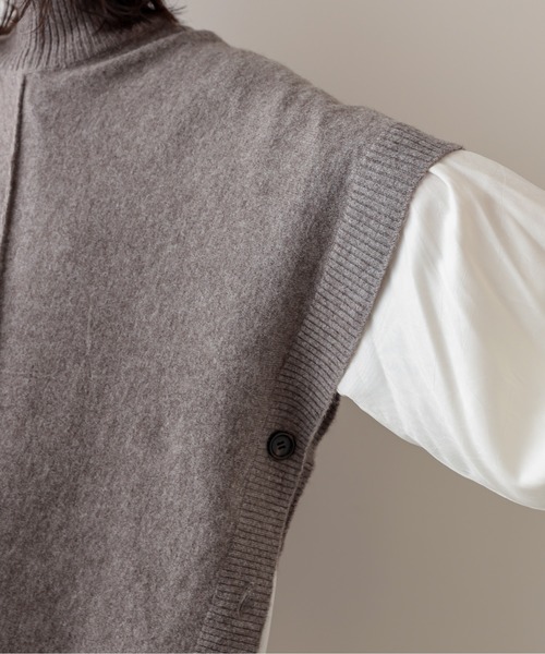 natural couture（ナチュラルクチュール）の「ベストにもなる2WAYポンチョ（ニット/セーター・レディース・ブラック/モカ/ライトベージュ・FREE）」の17枚目の写真