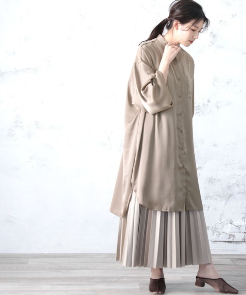 classicalelf(クラシカルエルフ)の「サテン生地のバンドカラーボリュームスリーブシャツワンピース(シャツ/ブラウス・レディース・グレー/アイボリー/モカ/グレイッシュベージュ・MEDIUM/LARGE/X-LARGE)」の12枚目の写真