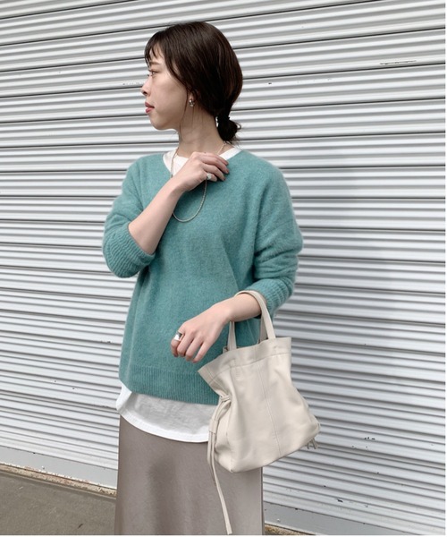 SHENERY(シーナリー)の「レザー巾着ショルダーバッグ(トートバッグ・レディース・オフホワイト/ブラック/シルバー・FREE)」の14枚目の写真