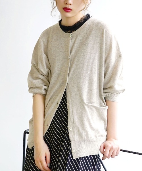 zootie（ズーティー）の「コットンリネン ドロップショルダー カーディガン（カーディガン/ボレロ・レディース・グリーン/オートミール/ブラック/ターコイズブルー/マジェンタ/マスタード/ロイヤルブルー/パープル/レッド/オレンジ・M）」の3枚目の写真