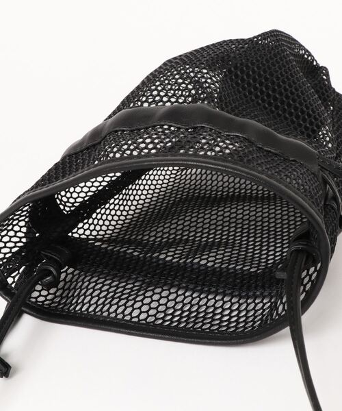 TODAYFUL(トゥデイフル)の「レザー×メッシュポシェット(ハンドバッグ・レディース・ブラック/キナリ・FREE)」の8枚目の写真