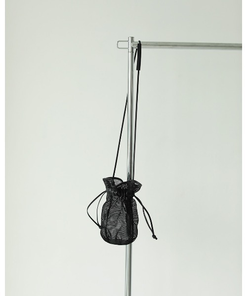 TODAYFUL(トゥデイフル)の「レザー×メッシュポシェット(ハンドバッグ・レディース・ブラック/キナリ・FREE)」の12枚目の写真