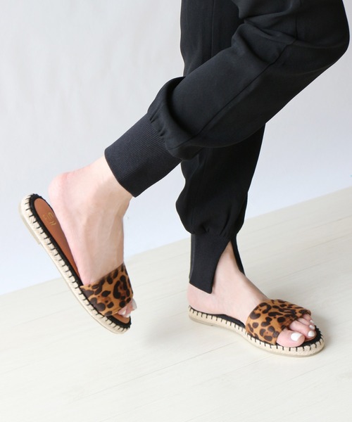 Fin(フィン)の「ジュートフラットサンダル【低反発スポンジ入り】(サンダル・レディース・ブラック/ブルー/ベージュ/レオパード・S/M/L/LL)」の14枚目の写真