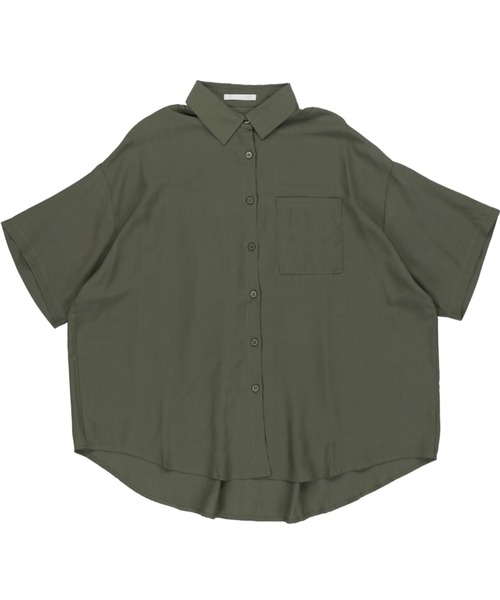 SPINNS（スピンズ）の「【ゆったりシルエット】プレーン ビッグ半袖シャツ（シャツ/ブラウス・レディース・ブラック/カーキ/ブルー/モカ/グレイッシュベージュ・ONESIZE）」の19枚目の写真