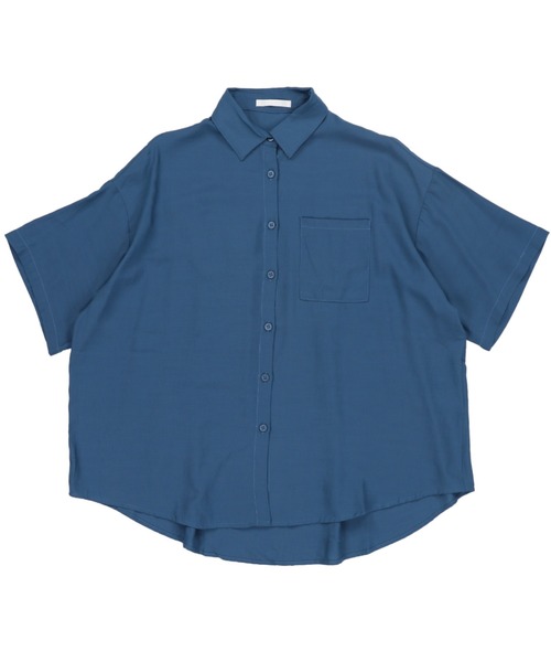 SPINNS（スピンズ）の「【ゆったりシルエット】プレーン ビッグ半袖シャツ（シャツ/ブラウス・レディース・ブラック/カーキ/ブルー/モカ/グレイッシュベージュ・ONESIZE）」の21枚目の写真