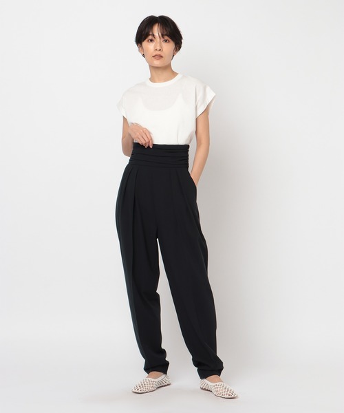 値下げ中！ETRE TOKYO  タックベルトテーパードパンツ ETRE TOKYO（エトレトウキョウ）の「タックベルトテーパード