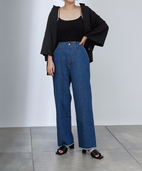 COLONY 2139（コロニートゥーワンスリーナイン）の「裾フリンジセンターシームデニムパンツ（デニムパンツ・レディース・ブラック/ブルー・SMALL/MEDIUM/LARGE）」の12枚目の写真