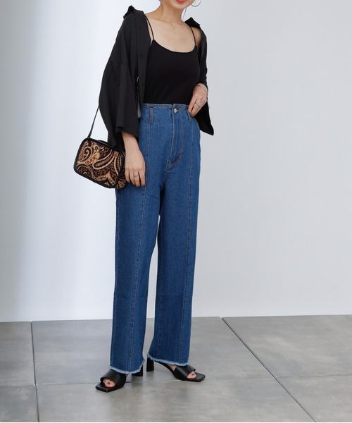 COLONY 2139（コロニートゥーワンスリーナイン）の「裾フリンジセンターシームデニムパンツ（デニムパンツ・レディース・ブラック/ブルー・SMALL/MEDIUM/LARGE）」の5枚目の写真