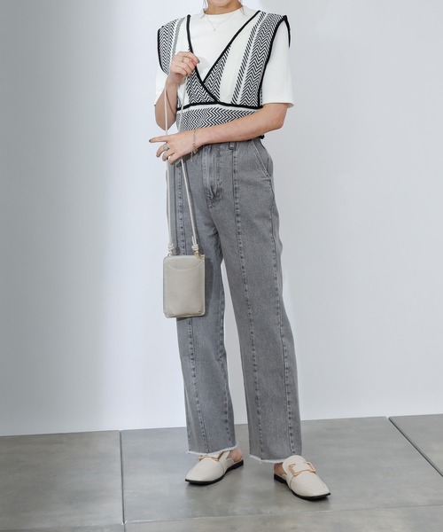 COLONY 2139（コロニートゥーワンスリーナイン）の「裾フリンジセンターシームデニムパンツ（デニムパンツ・レディース・ブラック/ブルー・SMALL/MEDIUM/LARGE）」の14枚目の写真