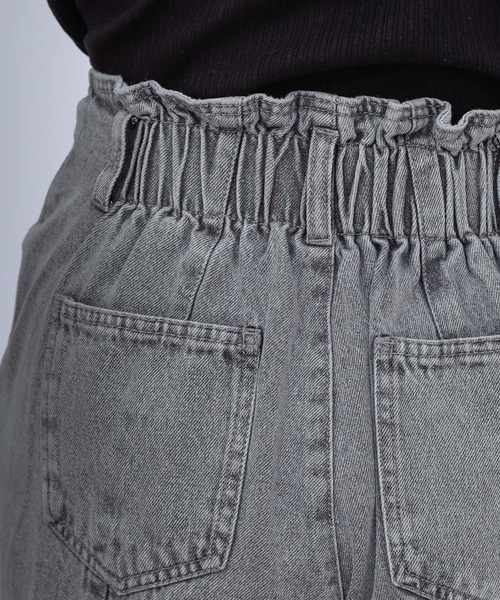 COLONY 2139（コロニートゥーワンスリーナイン）の「裾フリンジセンターシームデニムパンツ（デニムパンツ・レディース・ブラック/ブルー・SMALL/MEDIUM/LARGE）」の16枚目の写真