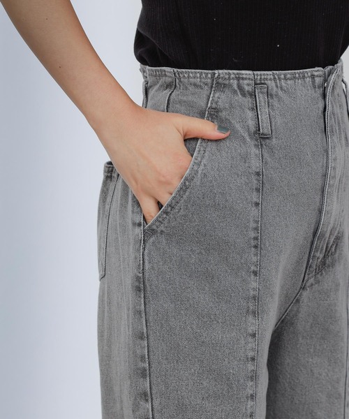 COLONY 2139（コロニートゥーワンスリーナイン）の「裾フリンジセンターシームデニムパンツ（デニムパンツ・レディース・ブラック/ブルー・SMALL/MEDIUM/LARGE）」の10枚目の写真