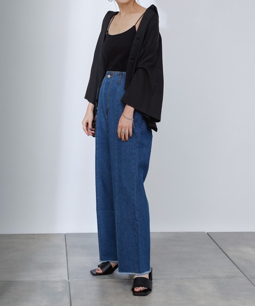 COLONY 2139（コロニートゥーワンスリーナイン）の「裾フリンジセンターシームデニムパンツ（デニムパンツ・レディース・ブラック/ブルー・SMALL/MEDIUM/LARGE）」の9枚目の写真