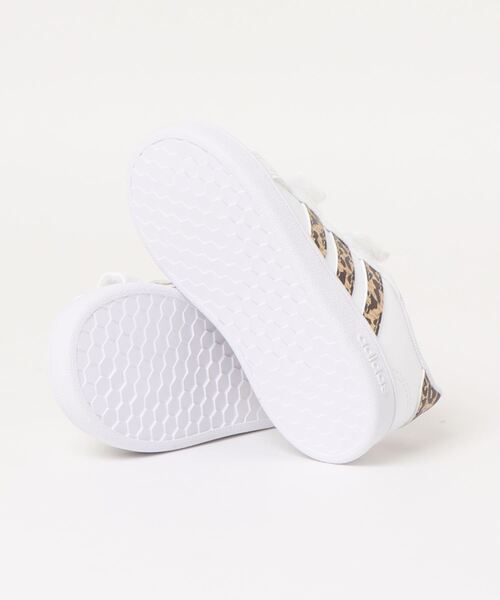 adidas(アディダス)の「《adidas》GRANDCOURT I(スニーカー・キッズ・ホワイト系その他・15.0cm/13.0cm/14.0cm/16.0cm)」の2枚目の写真