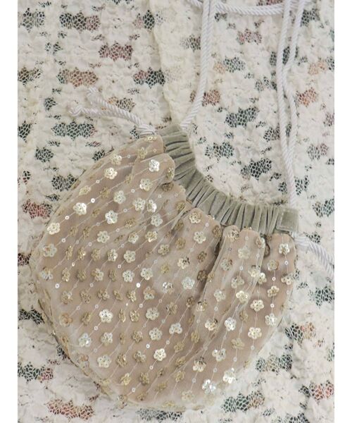 merry jenny（メリージェニー）の「flowerスパンコールポシェット（ショルダーバッグ・レディース・ブラック/ベージュ・FREE）」の11枚目の写真