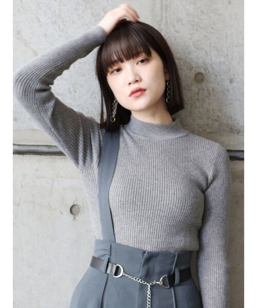 MURUA（ムルーア）の「【ONLINE限定】ミニマルスタンドネックニット（ニット/セーター・レディース・ブラック/ベージュ/グレー/アイボリー/カーキ/モカ・FREE）」の3枚目の写真