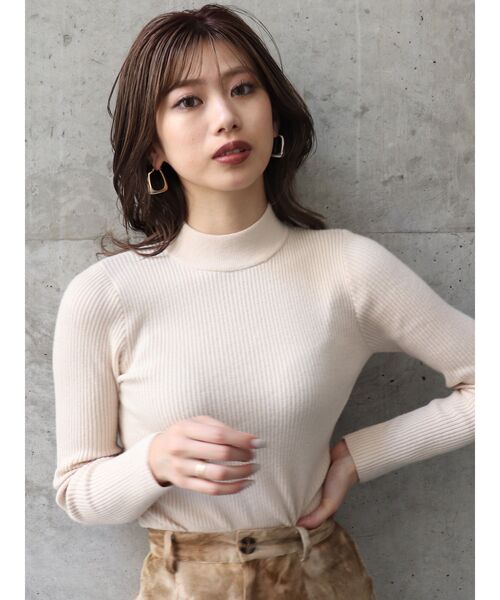 MURUA（ムルーア）の「【ONLINE限定】ミニマルスタンドネックニット（ニット/セーター・レディース・ブラック/ベージュ/グレー/アイボリー/カーキ/モカ・FREE）」の7枚目の写真