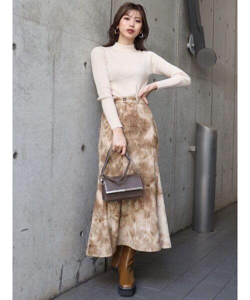 MURUA（ムルーア）の「【ONLINE限定】ミニマルスタンドネックニット（ニット/セーター・レディース・ブラック/ベージュ/グレー/アイボリー/カーキ/モカ・FREE）」の8枚目の写真