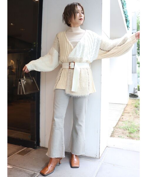 MURUA（ムルーア）の「【ONLINE限定】ミニマルスタンドネックニット（ニット/セーター・レディース・ブラック/ベージュ/グレー/アイボリー/カーキ/モカ・FREE）」の15枚目の写真