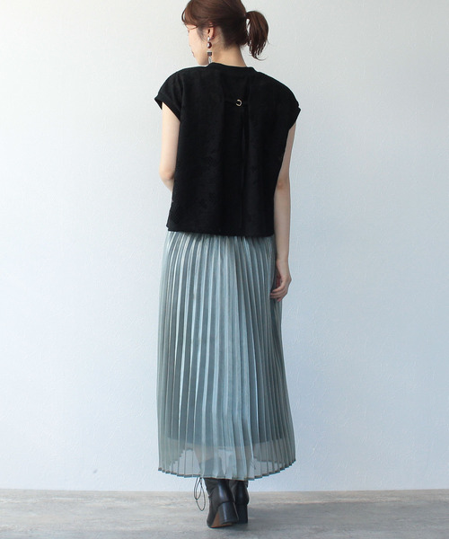 Three Four Time(スリーフォータイム)の「レースバックテーププルオーバー(Tシャツ/カットソー・レディース・ブラック/ベージュ・ONE SIZE)」の10枚目の写真