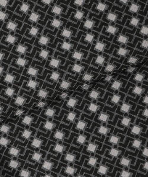 AD56（エーディーチンクワンタセイ）の「＜AD56＞シルク ジオメトリック ポケットチーフ（ポケットチーフ・メンズ・ダークグレー/ダークブラウン・FREE）」の6枚目の写真