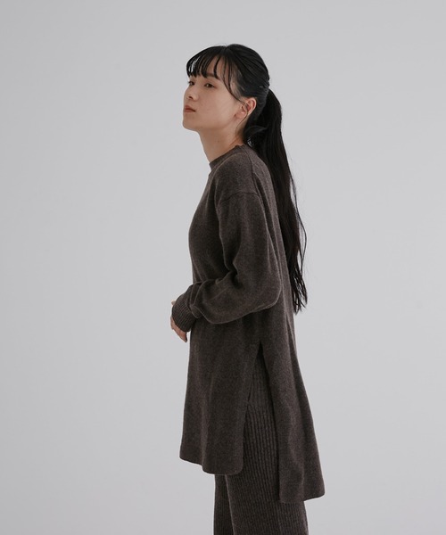 fukuu(フクウ)の「【セットアップ対応可】 リサイクルウール サイドスリットニットトップス(その他トップス・レディース・ブラウン/チャコールグレー/ライム・FREE)」の19枚目の写真
