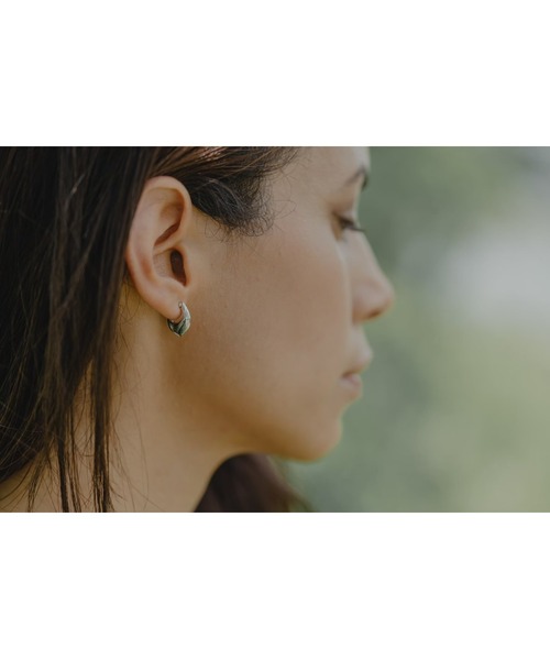 mou（モウ）の「【Na.moda】Plump mini glossy pierce（ピアス（両耳用）・レディース・シルバー/ゴールド・FREE）」の9枚目の写真