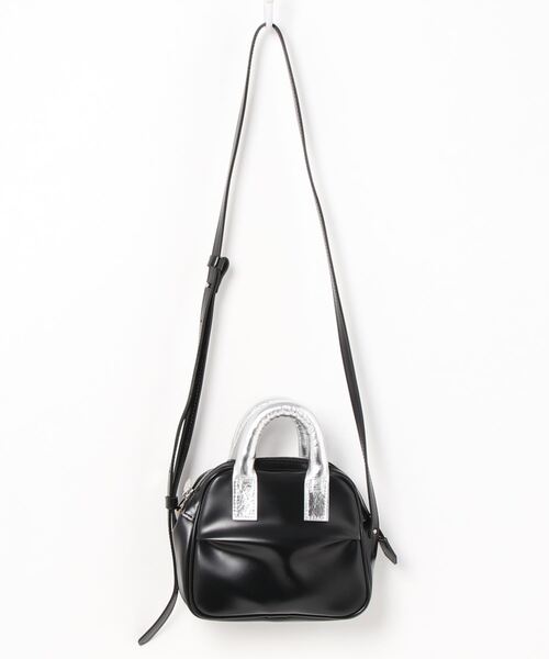 PIENI(ピエニ)の「【PIENI(ピエニ)】ボストンショルダーバッグ/BIG HANDLES/SZB-34-5032(ハンドバッグ・レディース・ブラック/シルバー・FREE)」の2枚目の写真