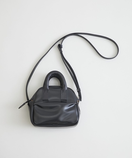 PIENI(ピエニ)の「【PIENI(ピエニ)】ボストンショルダーバッグ/BIG HANDLES/SZB-34-5032(ハンドバッグ・レディース・ブラック/シルバー・FREE)」の1枚目の写真